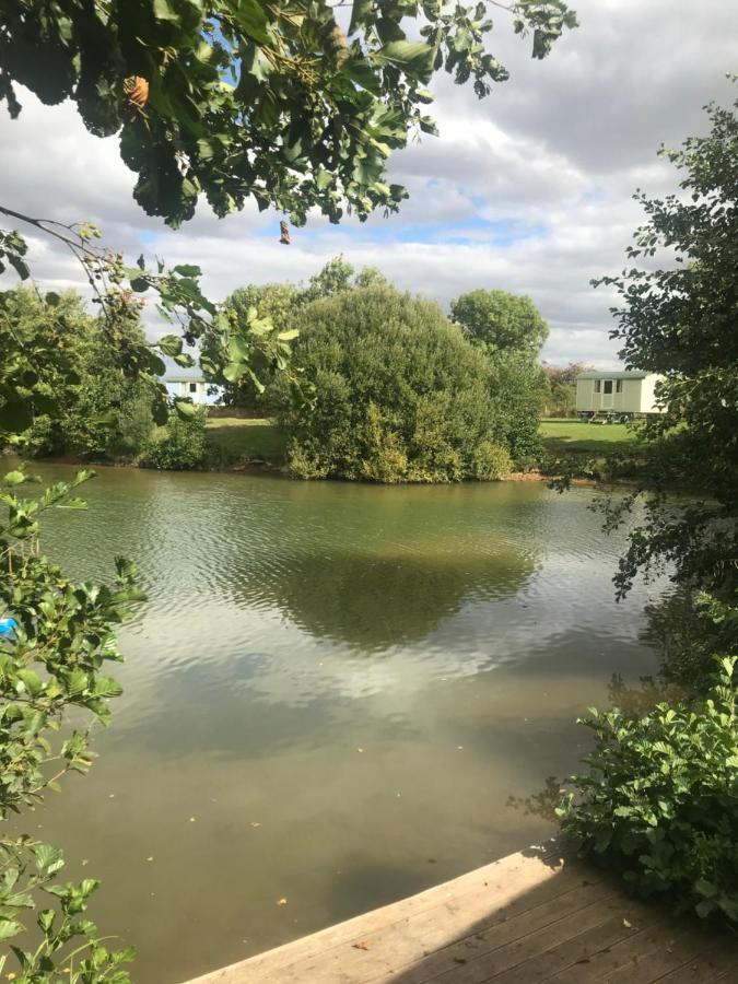 Elton Barn Fishery & Retreat Nottingham Exterior photo